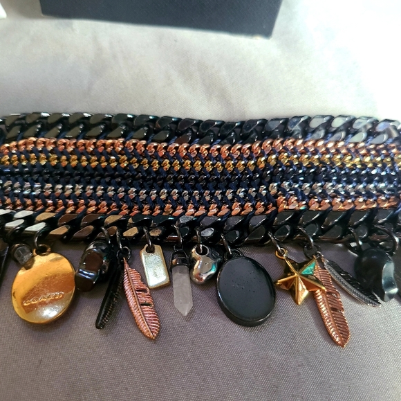 Coach Bracelet New Limited edition proceeds goes to chemo 🩷🩷🩷🩷🩷 - Picture 5 of 5